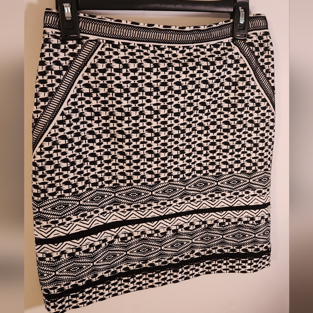 NWOT- White House Black Market Geometric/Tribal Print Pencil Skirt